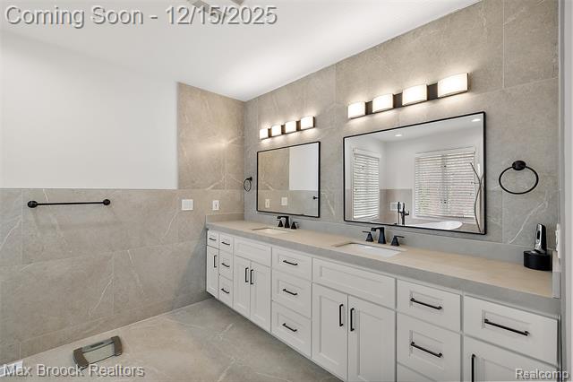 Builiding view thirty three for 7515 Hiddenbrook, Bloomfield Hills, MI. 48301