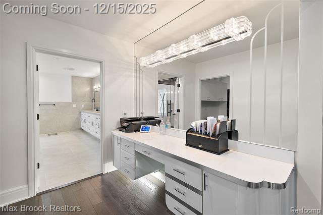 Builiding view thirty for 7515 Hiddenbrook, Bloomfield Hills, MI. 48301