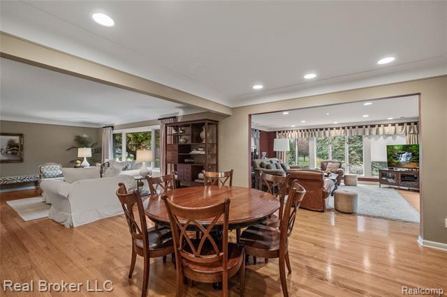 Builiding view eleven for 7357 W Greenwich, Bloomfield Hills, MI. 48301