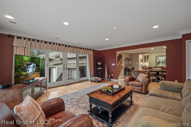 Builiding view nine for 7357 W Greenwich, Bloomfield Hills, MI. 48301