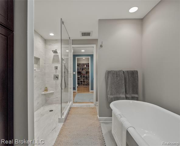 Builiding view sixteen for 7357 W Greenwich, Bloomfield Hills, MI. 48301