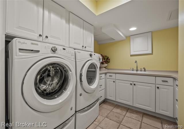 Builiding view thirty one for 7357 W Greenwich, Bloomfield Hills, MI. 48301