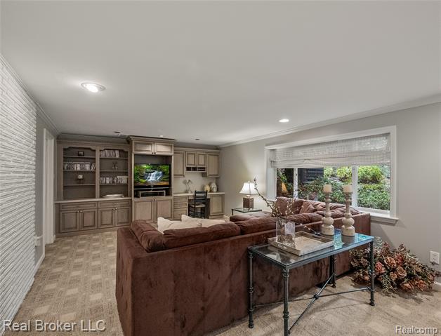 Builiding view twenty nine for 7357 W Greenwich, Bloomfield Hills, MI. 48301