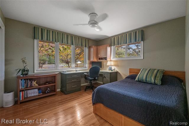 Builiding view twenty for 7357 W Greenwich, Bloomfield Hills, MI. 48301