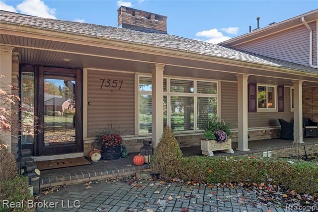 Builiding view two for 7357 W Greenwich, Bloomfield Hills, MI. 48301