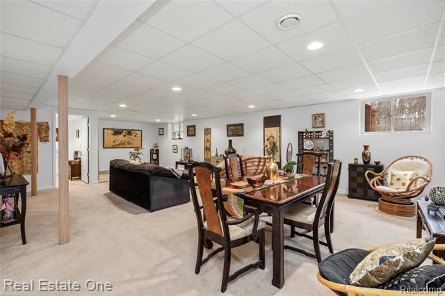 Builiding view forty four for 7026 Daventry Woods, West Bloomfield, MI. 48322