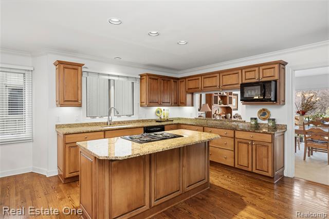 Builiding view thirteen for 7026 Daventry Woods, West Bloomfield, MI. 48322