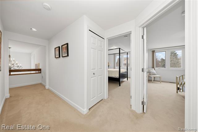 Builiding view thirty nine for 7026 Daventry Woods, West Bloomfield, MI. 48322