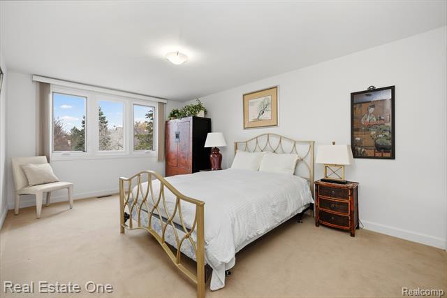 Builiding view thirty six for 7026 Daventry Woods, West Bloomfield, MI. 48322
