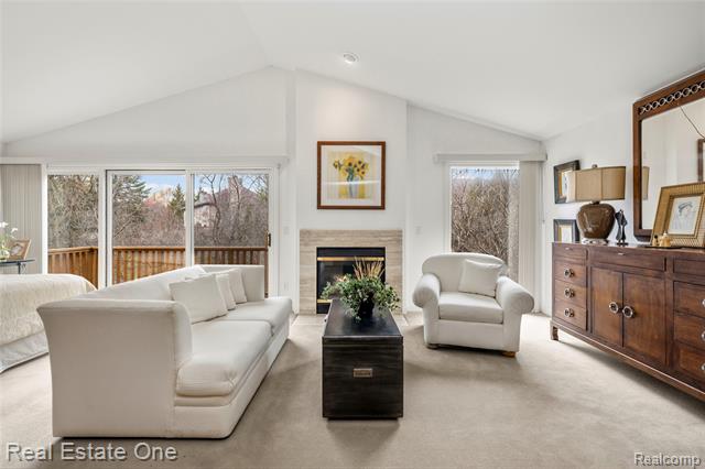Builiding view twenty four for 7026 Daventry Woods, West Bloomfield, MI. 48322