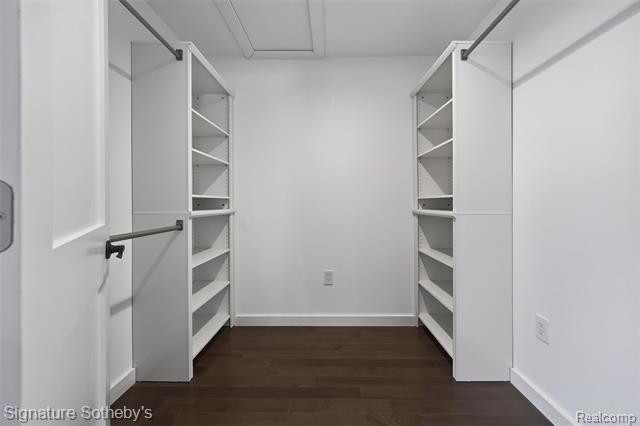 Builiding view eighteen for 1828 Henrietta, Birmingham, MI. 48009