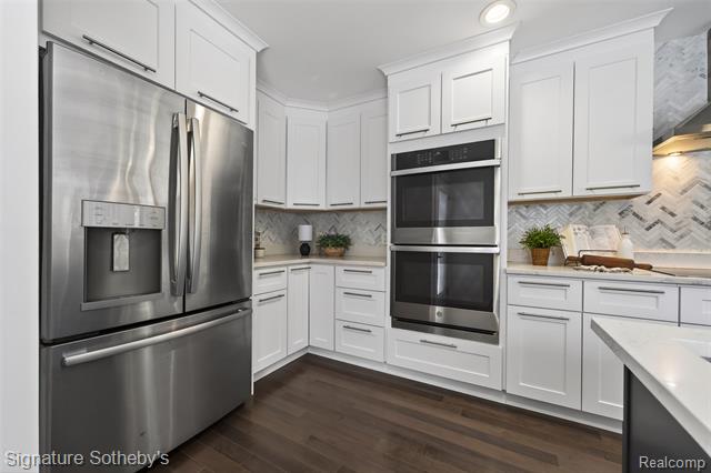 Builiding view eleven for 1828 Henrietta, Birmingham, MI. 48009