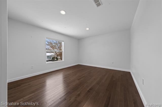 Builiding view nineteen for 1828 Henrietta, Birmingham, MI. 48009