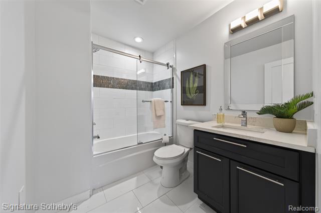 Builiding view six for 1828 Henrietta, Birmingham, MI. 48009