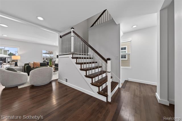 Builiding view thirteen for 1828 Henrietta, Birmingham, MI. 48009