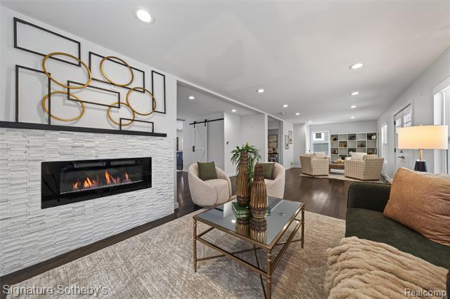 Builiding view three for 1828 Henrietta, Birmingham, MI. 48009