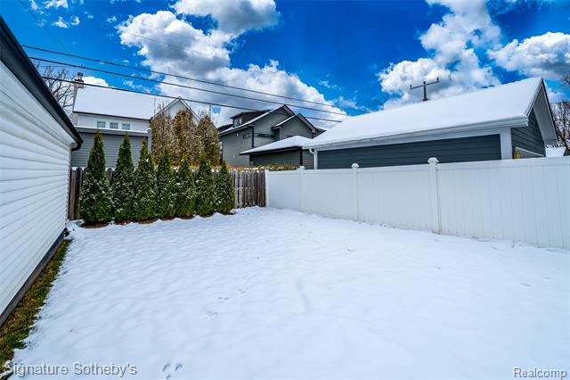 Builiding view twenty nine for 1828 Henrietta, Birmingham, MI. 48009