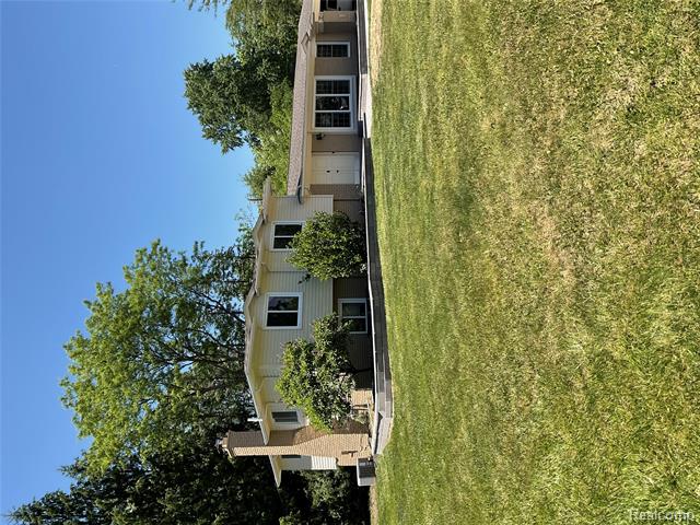 Builiding view four for 7096 Riverstone, West Bloomfield, MI. 48322