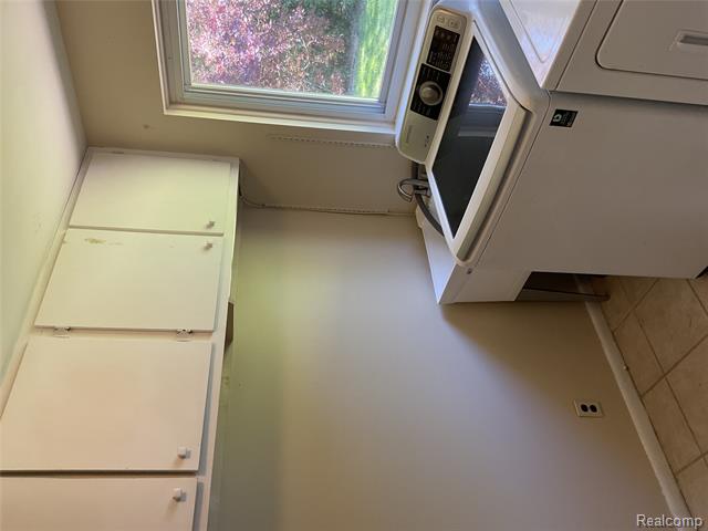 Builiding view twenty four for 7096 Riverstone, West Bloomfield, MI. 48322