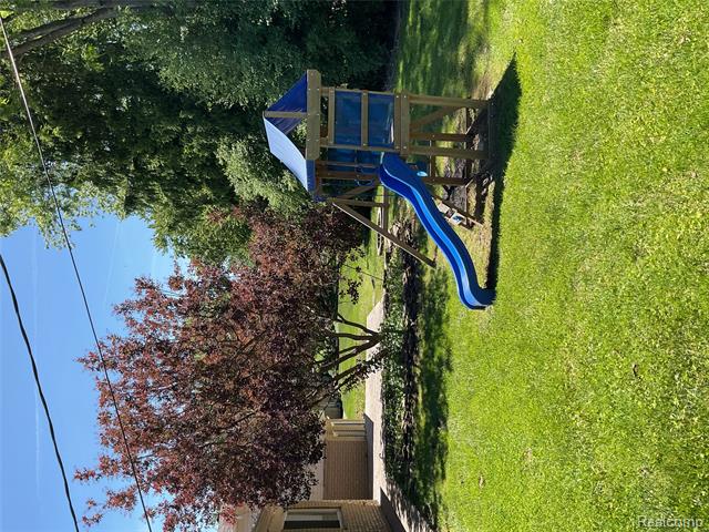 Builiding view twenty one for 7096 Riverstone, West Bloomfield, MI. 48322