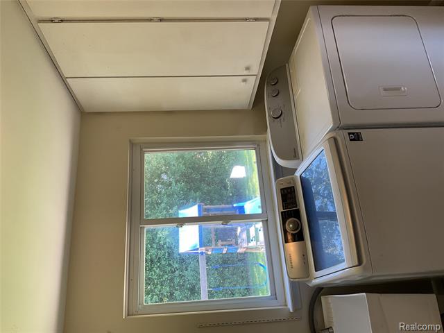 Builiding view twenty three for 7096 Riverstone, West Bloomfield, MI. 48322
