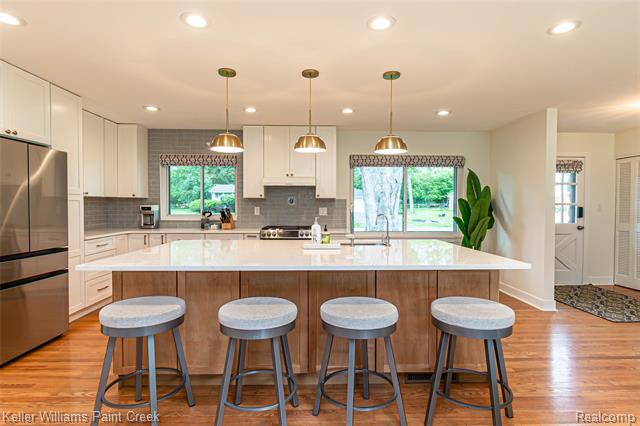 Builiding view fifteen for 7093 Stonebrook, West Bloomfield, MI. 48322