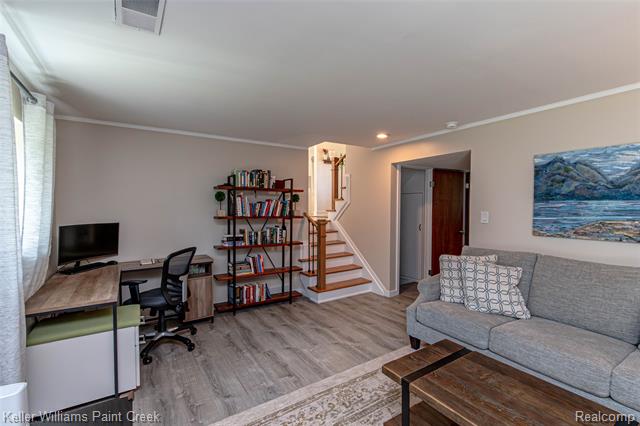 Builiding view forty seven for 7093 Stonebrook, West Bloomfield, MI. 48322