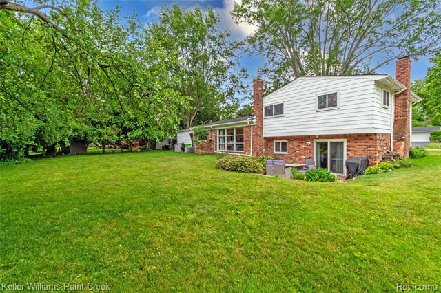 Builiding view four for 7093 Stonebrook, West Bloomfield, MI. 48322