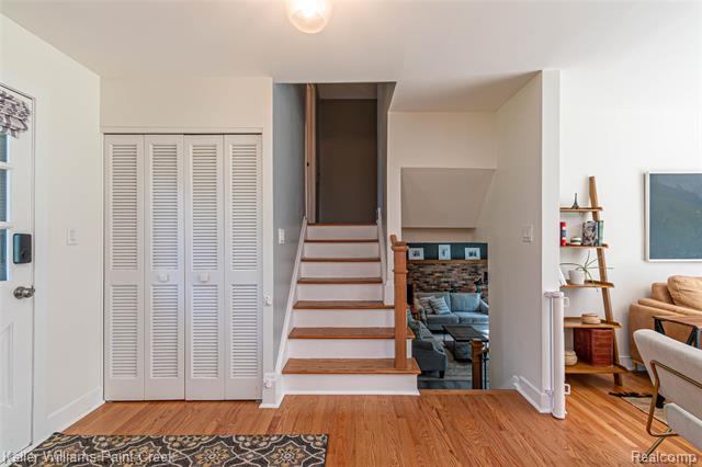 Builiding view nine for 7093 Stonebrook, West Bloomfield, MI. 48322