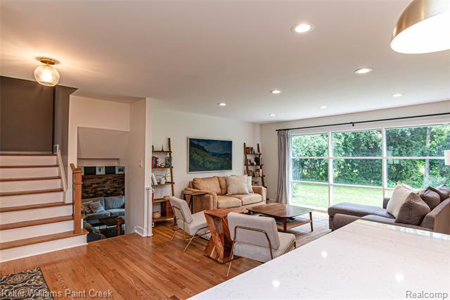 Builiding view twelve for 7093 Stonebrook, West Bloomfield, MI. 48322