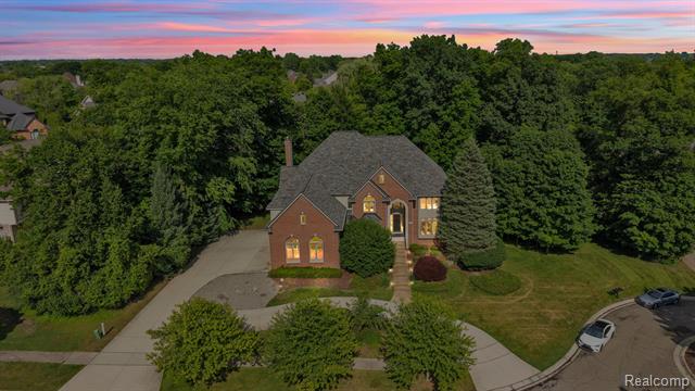 Builiding view eight for 7061 Trailway, West Bloomfield, MI. 48322