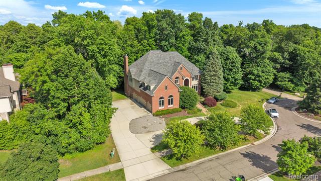 Builiding view seven for 7061 Trailway, West Bloomfield, MI. 48322