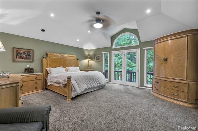 Builiding view sixty four for 7061 Trailway, West Bloomfield, MI. 48322