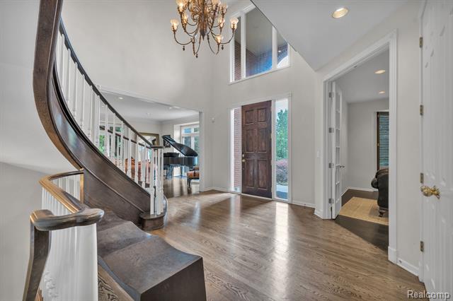 Builiding view thirty four for 7061 Trailway, West Bloomfield, MI. 48322