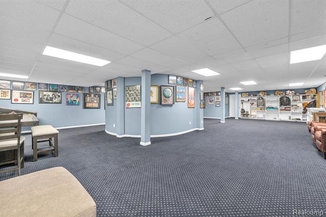Builiding view thirty nine for 7061 Trailway, West Bloomfield, MI. 48322