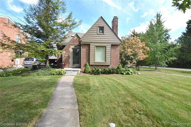 front view for 17820 Birwood Ave, Franklin, Mi. 48025