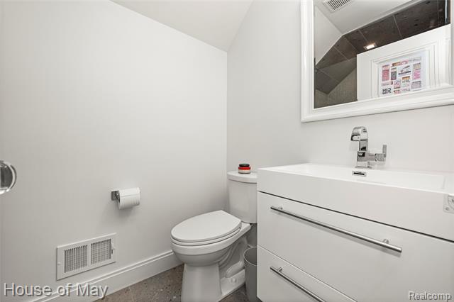 Builiding view sixty for 1284 S Bates, Birmingham, MI. 48009