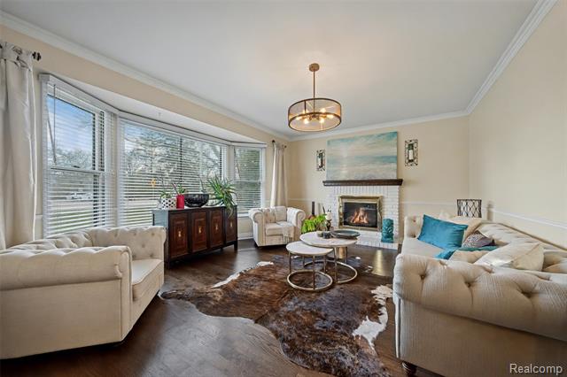 Builiding view five for 6940 Wing Lake, Bloomfield Hills, MI. 48301