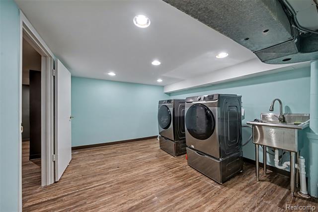 Builiding view thirty for 6940 Wing Lake, Bloomfield Hills, MI. 48301