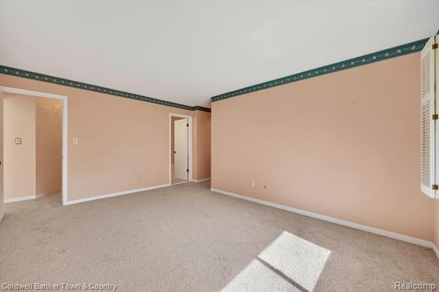 Builiding view fourteen for 6172 Westbrooke, West Bloomfield, MI. 48322
