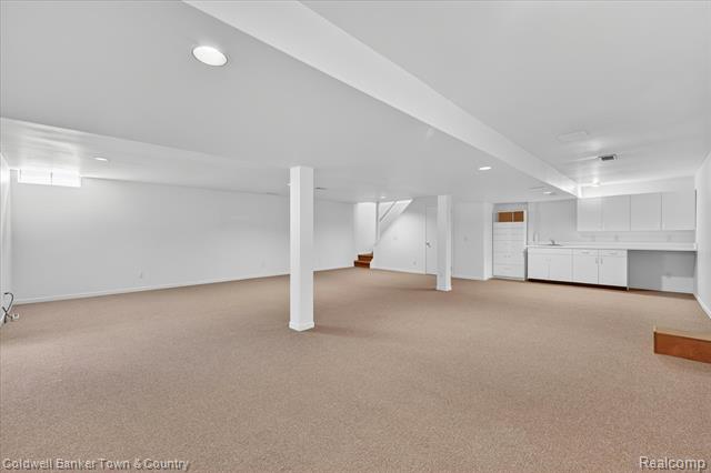 Builiding view thirty five for 6172 Westbrooke, West Bloomfield, MI. 48322