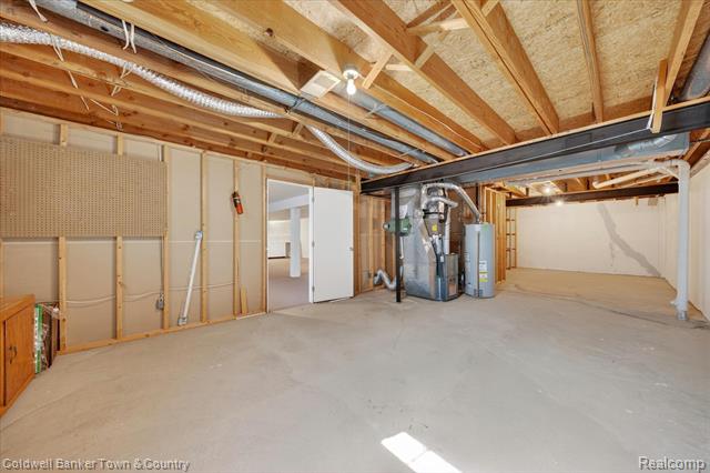 Builiding view thirty nine for 6172 Westbrooke, West Bloomfield, MI. 48322