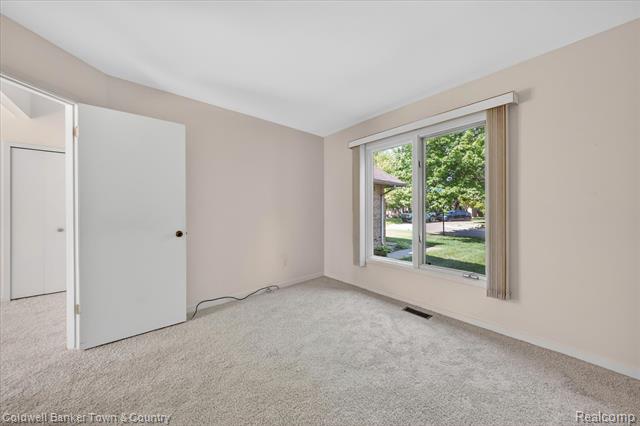 Builiding view twenty three for 6172 Westbrooke, West Bloomfield, MI. 48322
