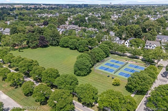 Builiding view sixty seven for 1541 Shipman, Birmingham, MI. 48009