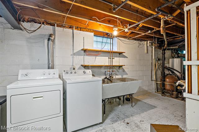 Builiding view eighteen for 966 Woodlea, Birmingham, MI. 48009