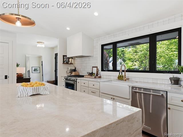 Builiding view eight for 2950 Middlebury, Bloomfield Hills, MI. 48301