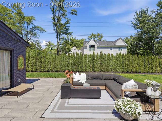 Builiding view thirty one for 2950 Middlebury, Bloomfield Hills, MI. 48301