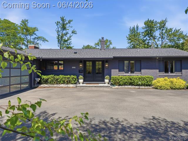 Builiding view thirty three for 2950 Middlebury, Bloomfield Hills, MI. 48301