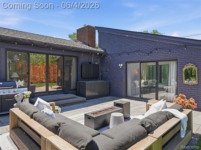 Builiding view thirty for 2950 Middlebury, Bloomfield Hills, MI. 48301
