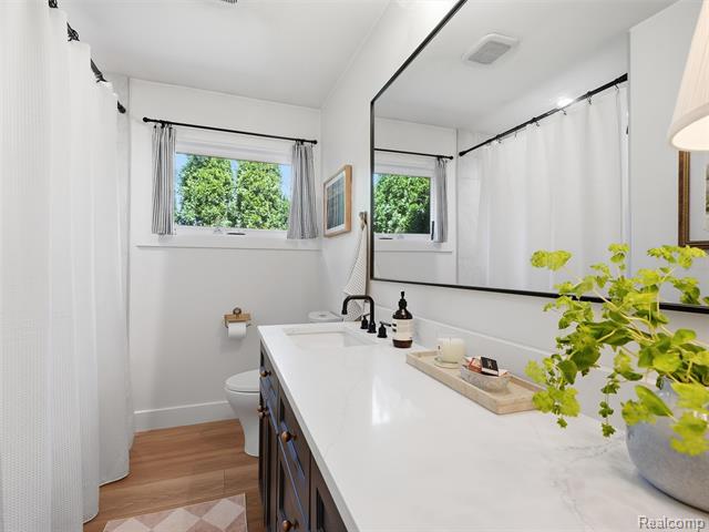 Builiding view twenty four for 2950 Middlebury, Bloomfield Hills, MI. 48301